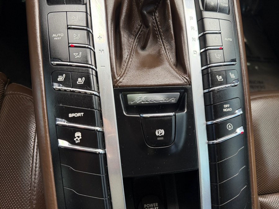 2016 Porsche Macan S - Photo 24