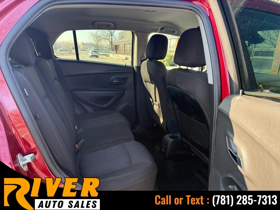 2020 Chevrolet Trax LT - Photo 12