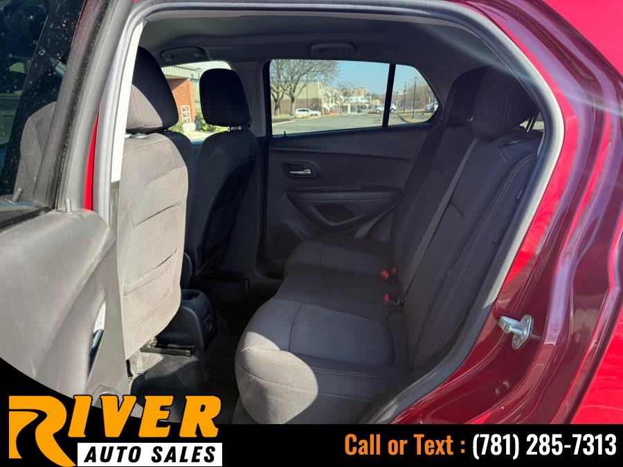 2020 Chevrolet Trax LT - Photo 13