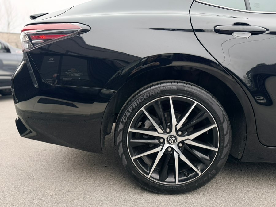 2023 Toyota Camry SE - Photo 9