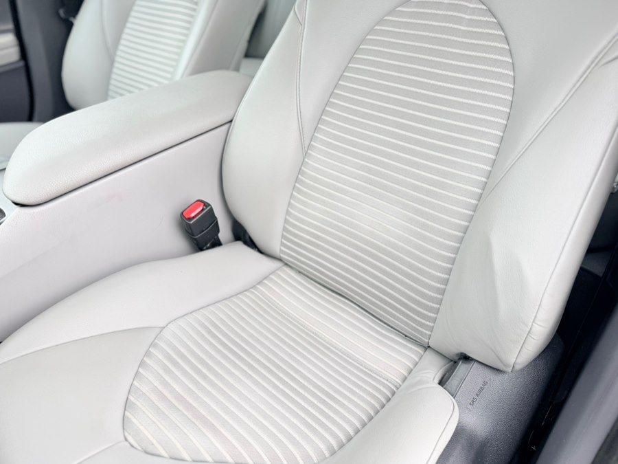 2023 Toyota Camry SE - Photo 21
