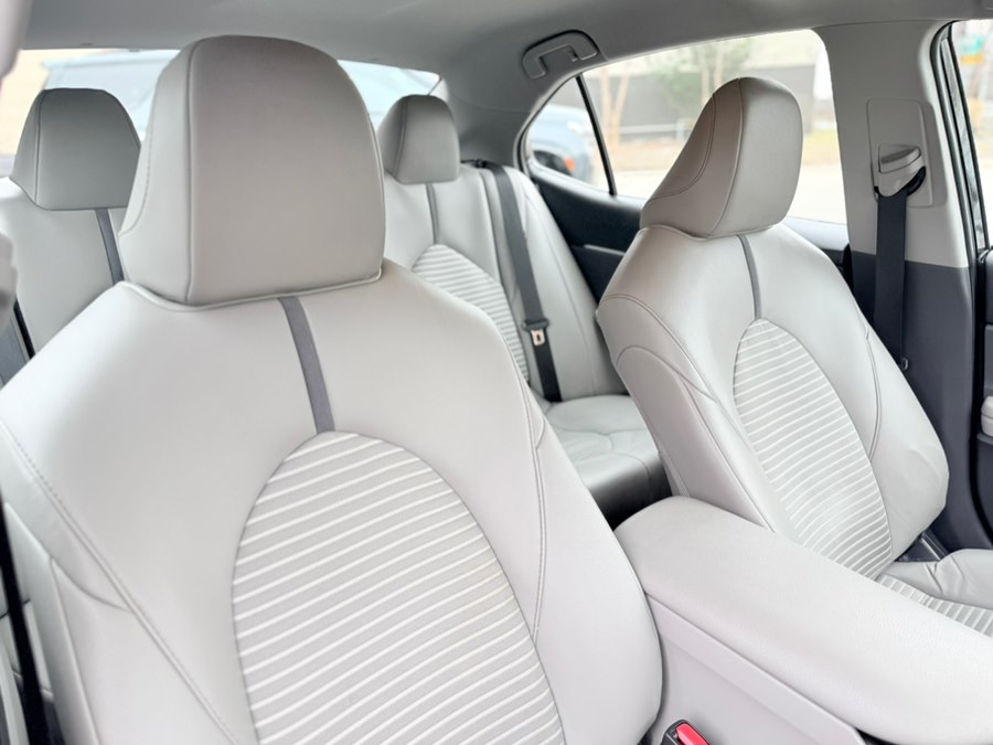2023 Toyota Camry SE - Photo 23