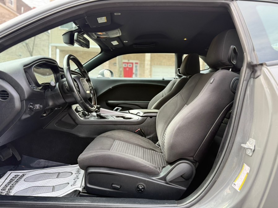 2019 Dodge Challenger SXT - Photo 9