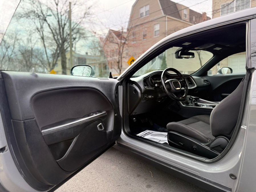 2019 Dodge Challenger SXT - Photo 8