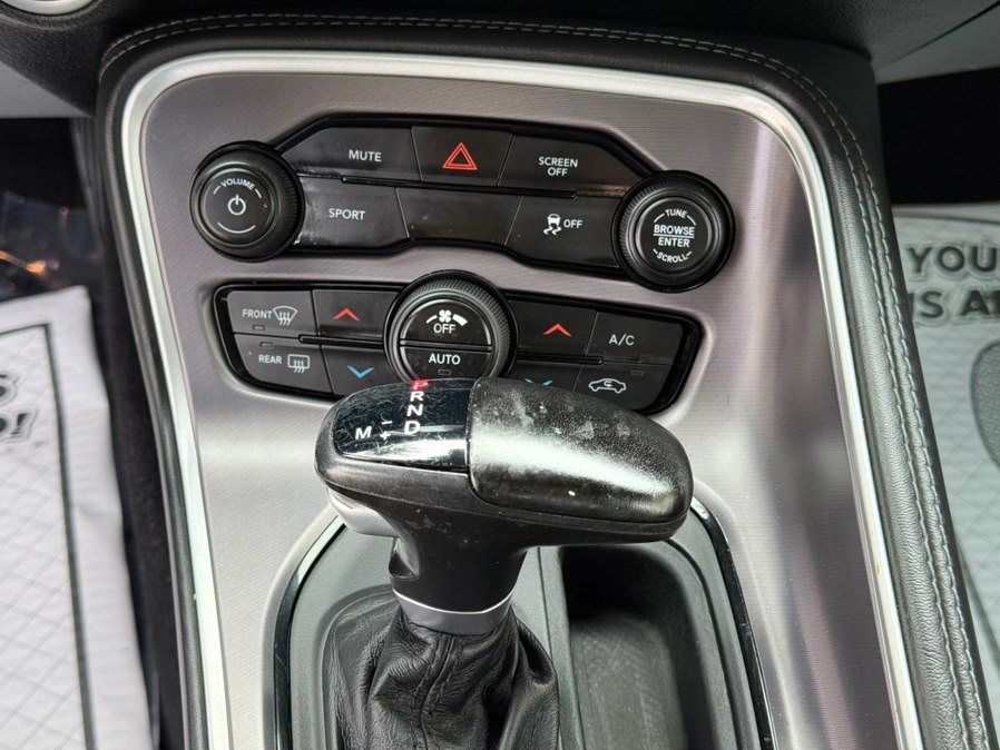 2019 Dodge Challenger SXT - Photo 17
