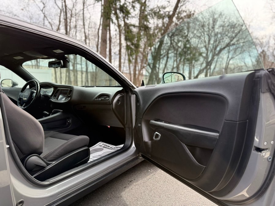 2019 Dodge Challenger SXT - Photo 10