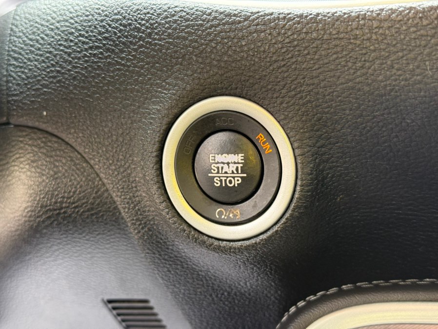 2019 Dodge Challenger SXT - Photo 18