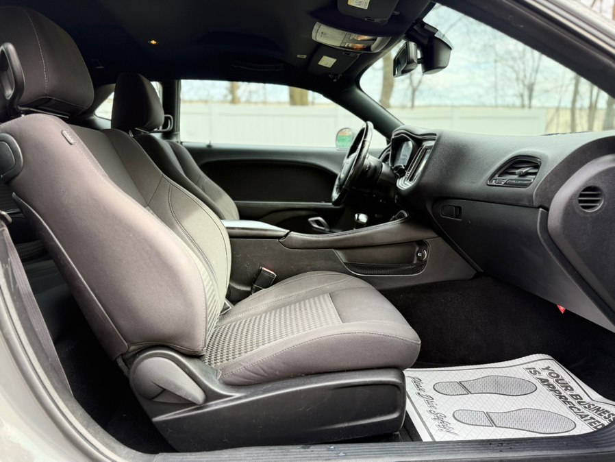 2019 Dodge Challenger SXT - Photo 11