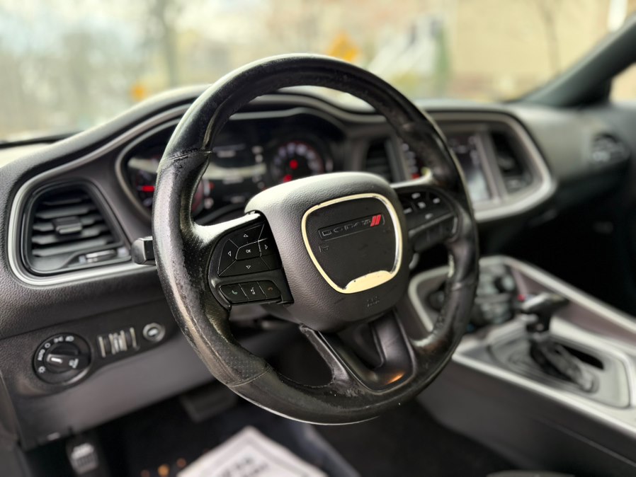 2019 Dodge Challenger SXT - Photo 16