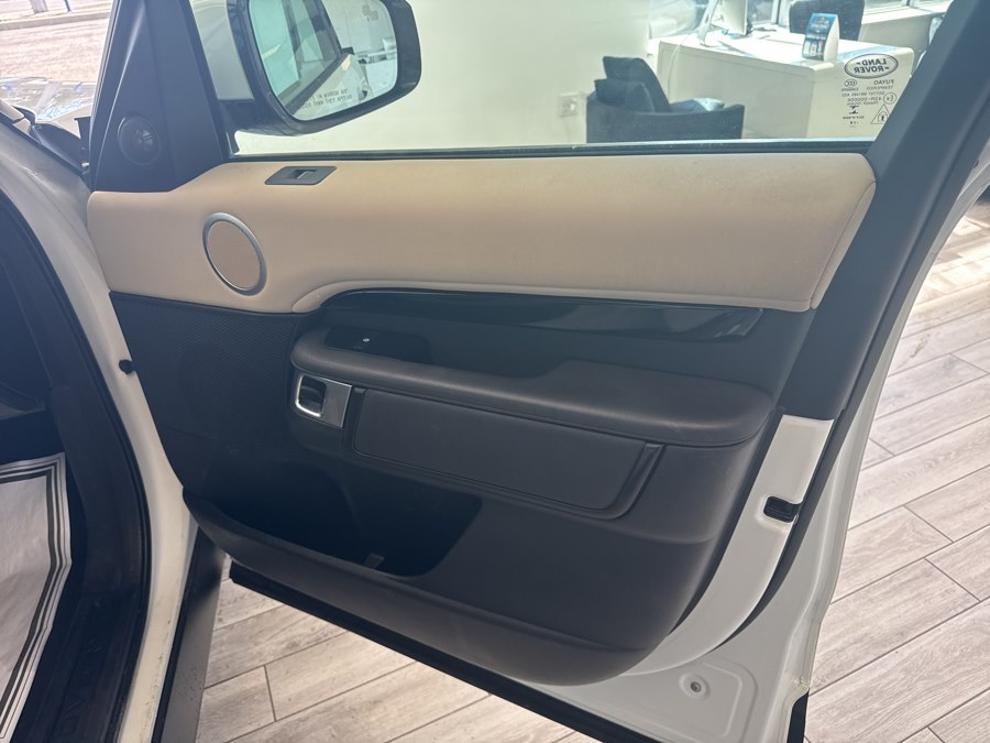2020 Land Rover Discovery SE - Photo 19