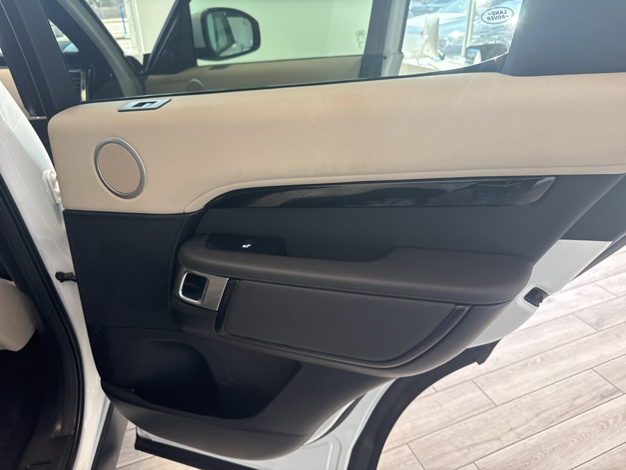 2020 Land Rover Discovery SE - Photo 21