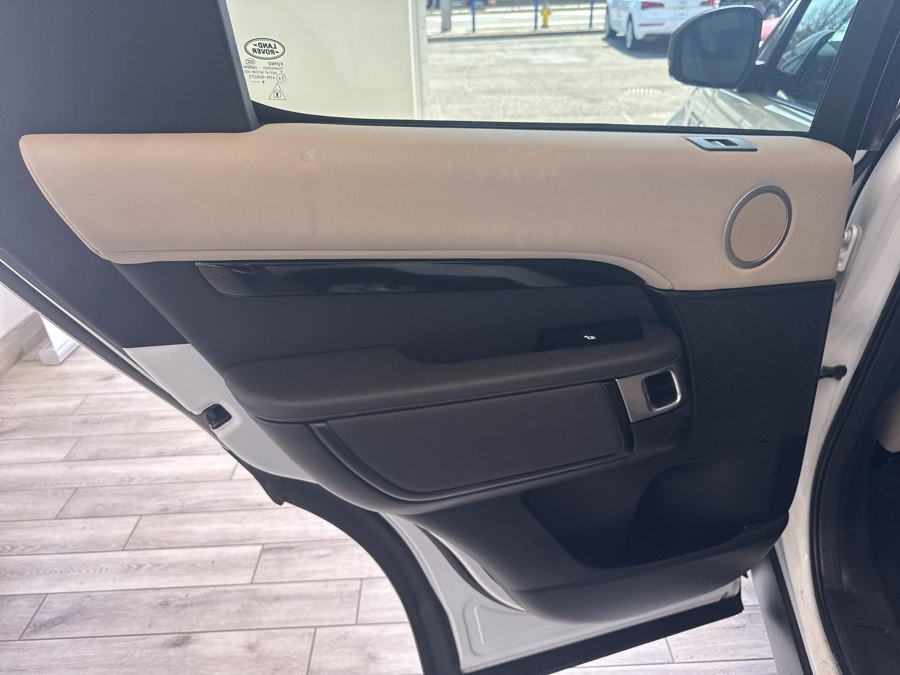 2020 Land Rover Discovery SE - Photo 8