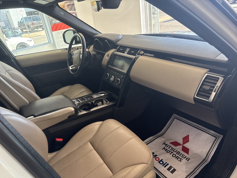 2020 Land Rover Discovery SE - Photo 18
