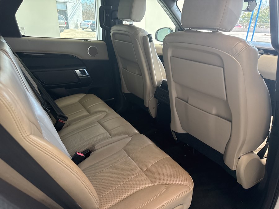 2020 Land Rover Discovery SE - Photo 20