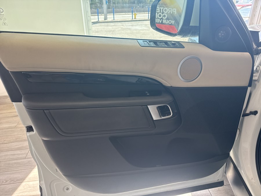 2020 Land Rover Discovery SE - Photo 13