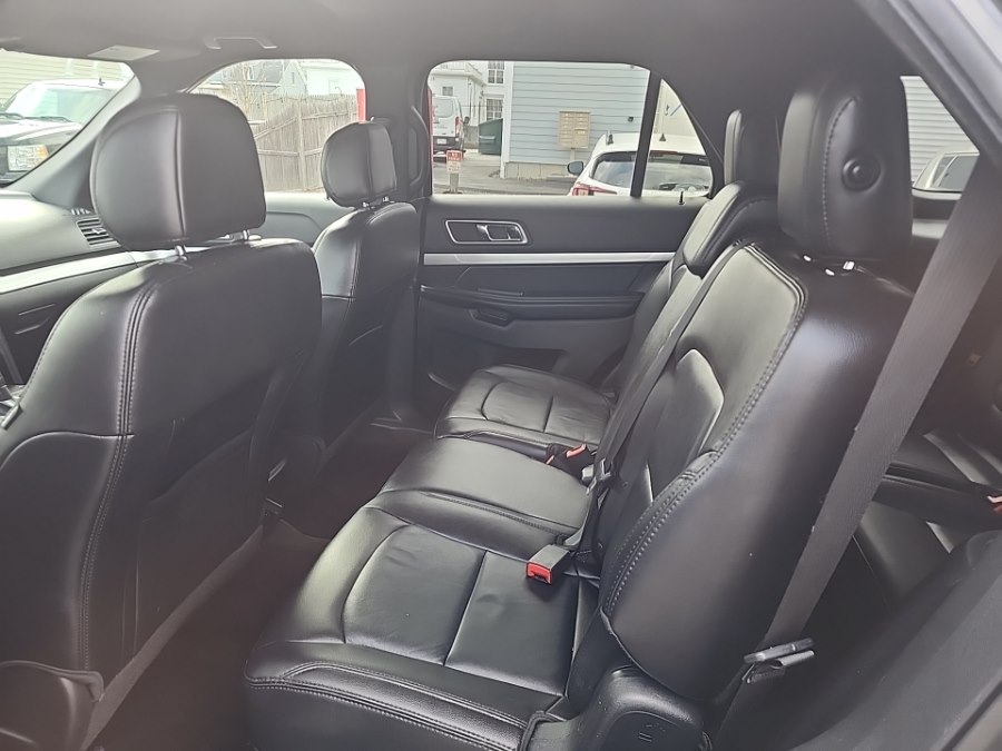 2017 Ford Explorer XLT - Photo 6