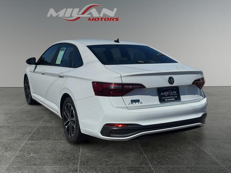 2023 Volkswagen Jetta Sport - Photo 2