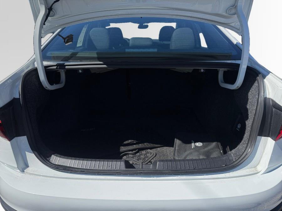2023 Volkswagen Jetta Sport - Photo 18