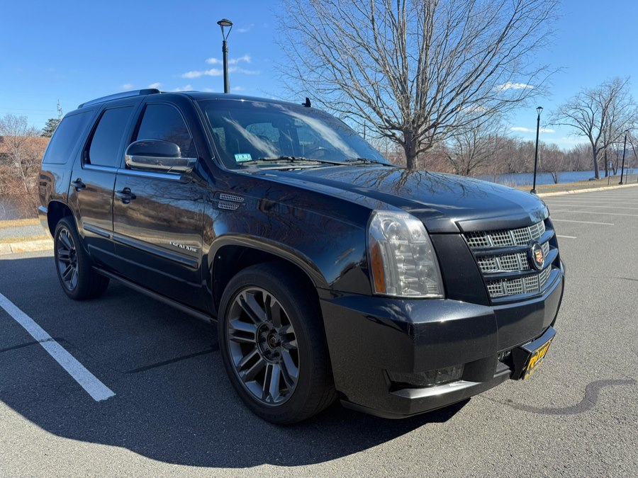 Black Ice Metallic 2013 Cadillac Escalade Premium 4WD SUV / Crossover All-Wheel Drive Automatic