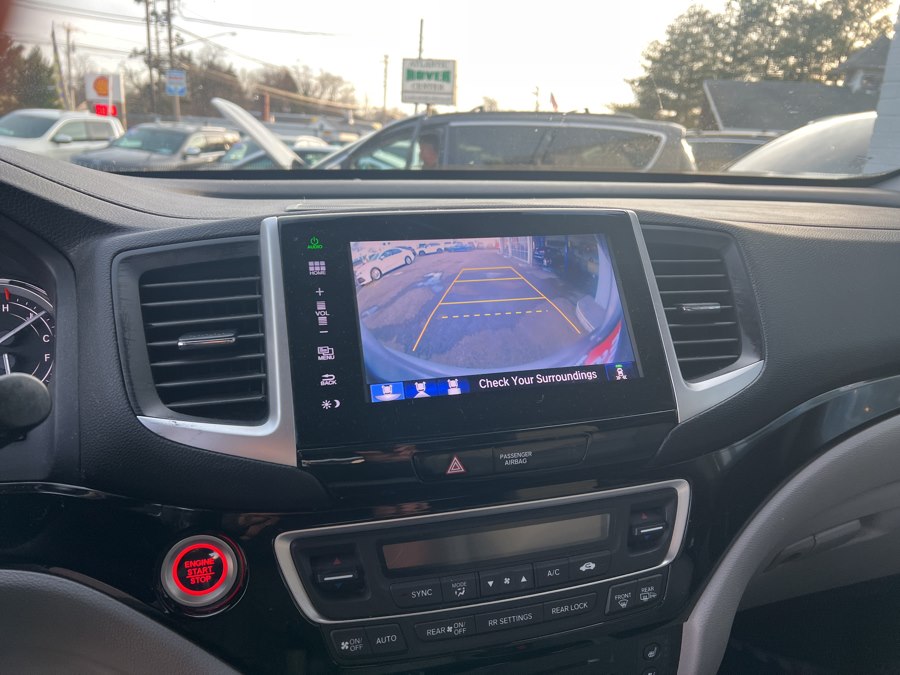 2020 Toyota Camry LE - Photo 38