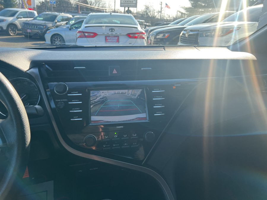 2020 Toyota Camry LE - Photo 16