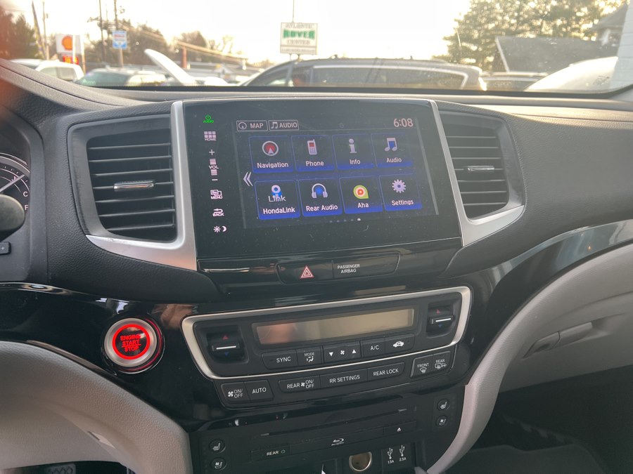 2020 Toyota Camry LE - Photo 36
