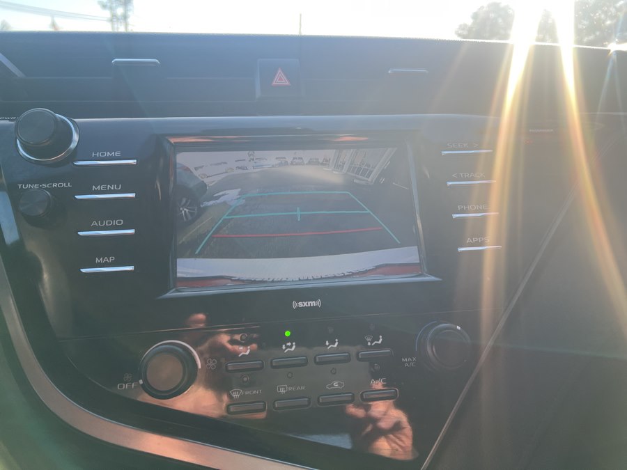 2020 Toyota Camry LE - Photo 14