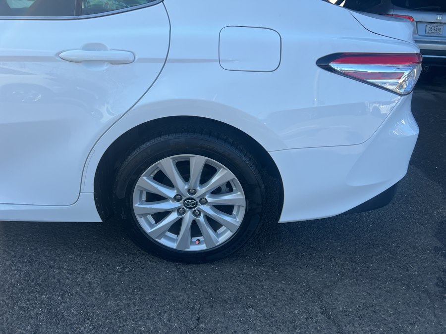 2020 Toyota Camry LE - Photo 23