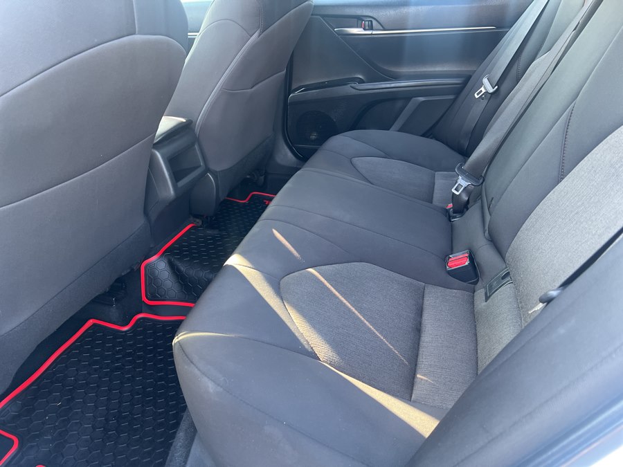 2020 Toyota Camry LE - Photo 21