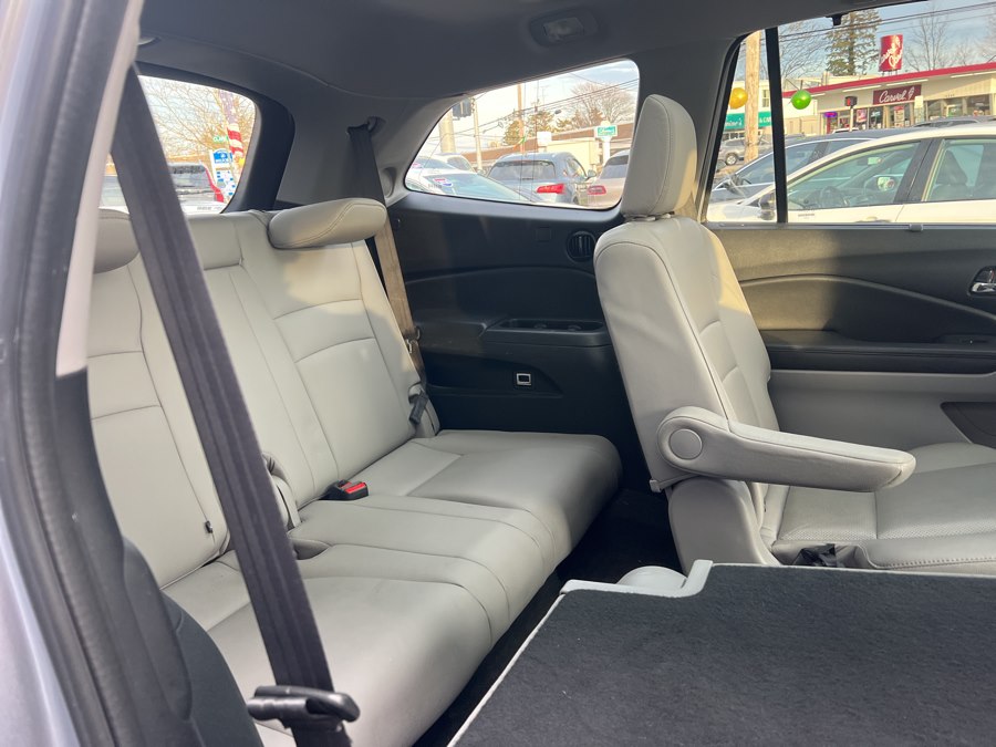 2020 Toyota Camry LE - Photo 48