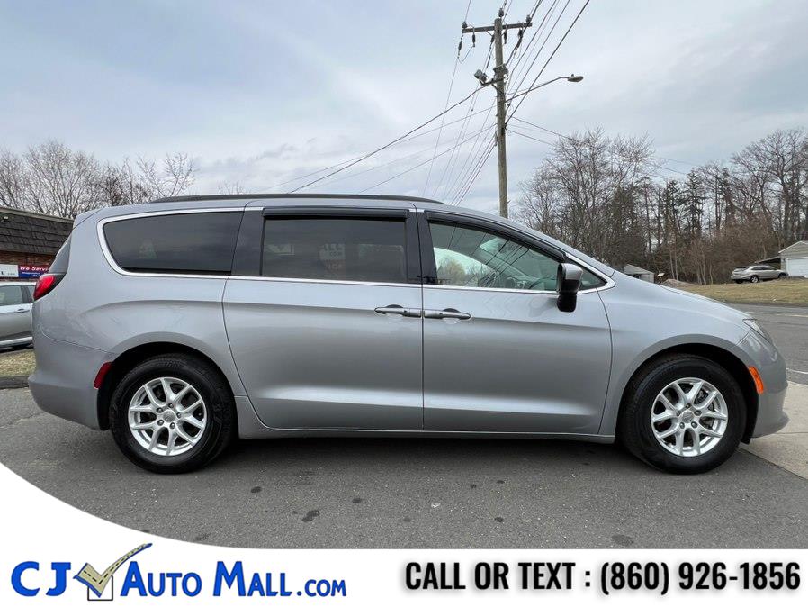 2020 Chrysler Voyager LXI - Photo 7