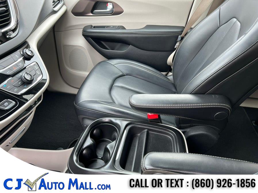2020 Chrysler Voyager LXI - Photo 26