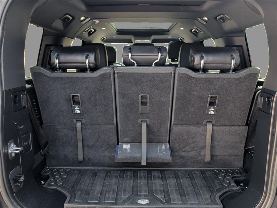 2023 Land Rover Defender X-Dynamic SE - Photo 12