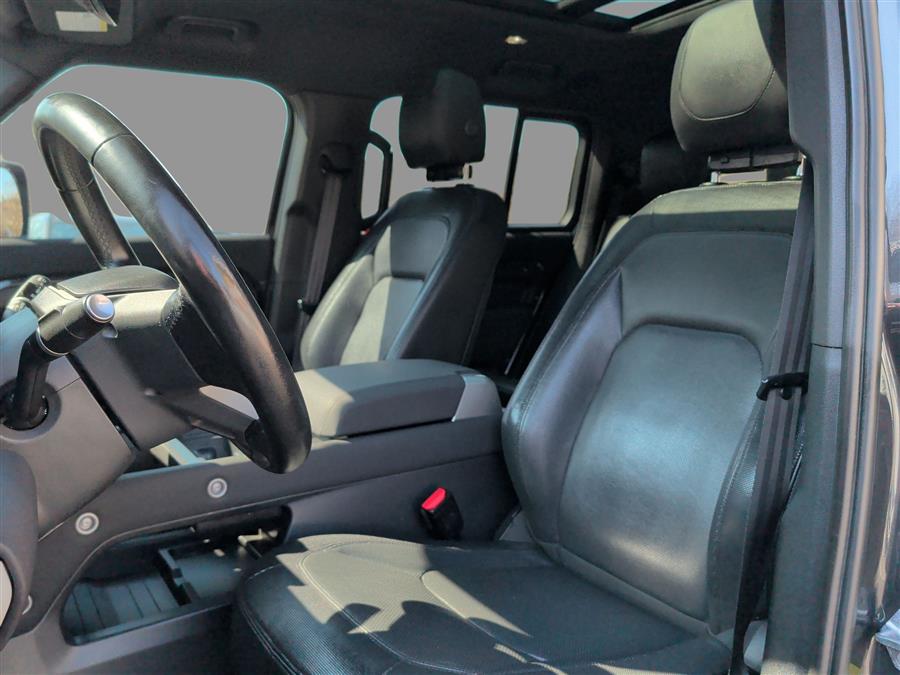 2023 Land Rover Defender X-Dynamic SE - Photo 8