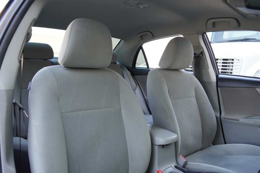 2013 Toyota Corolla LE - Photo 19