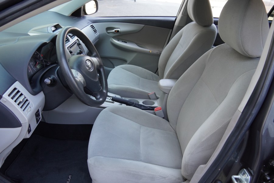 2013 Toyota Corolla LE - Photo 17
