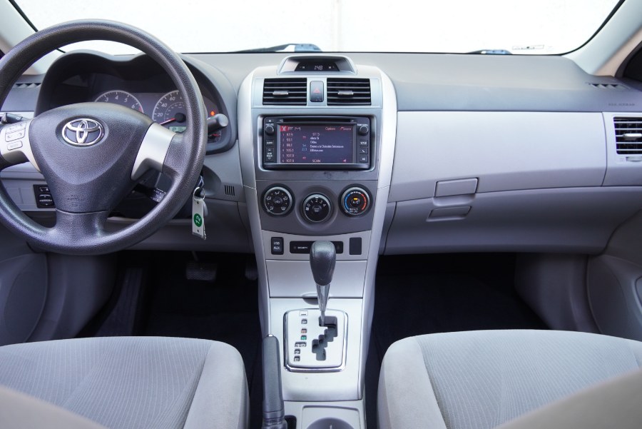2013 Toyota Corolla LE - Photo 10