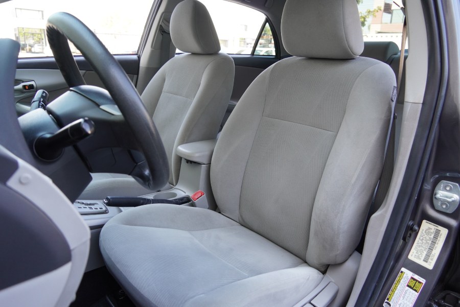 2013 Toyota Corolla LE - Photo 18