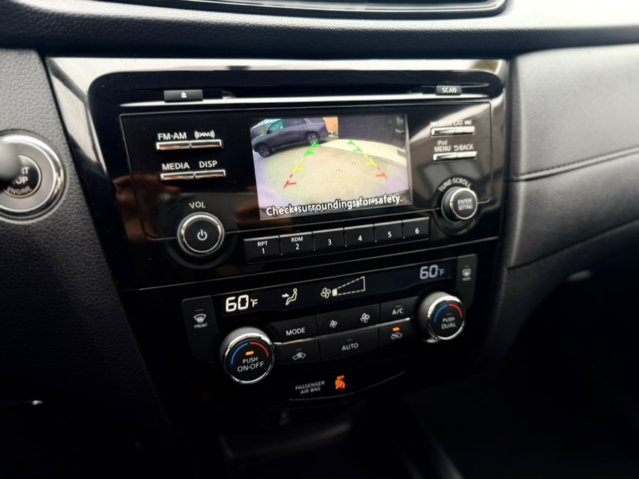 2017 Nissan Rogue SV - Photo 23