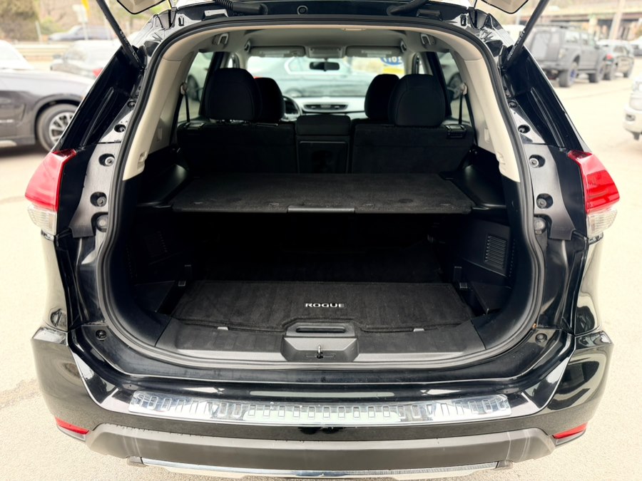 2017 Nissan Rogue SV - Photo 46