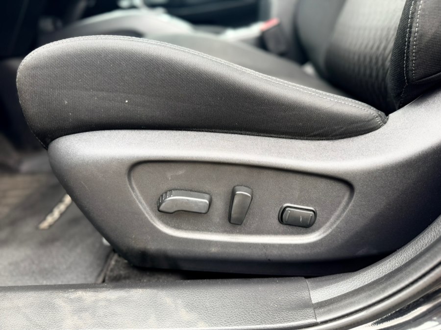 2017 Nissan Rogue SV - Photo 31