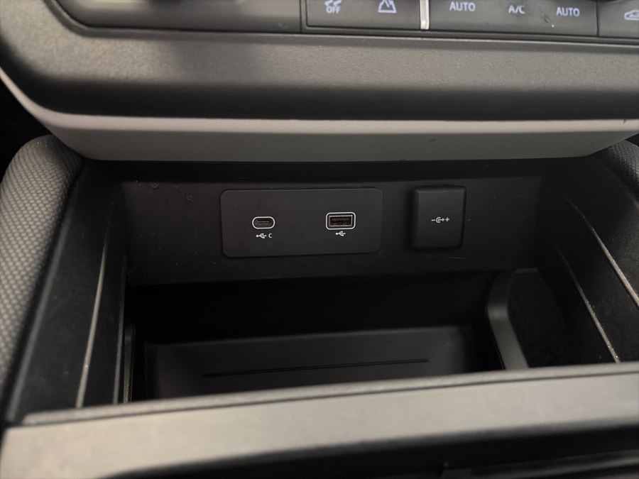 2022 Land Rover Defender X-Dynamic HSE - Photo 48