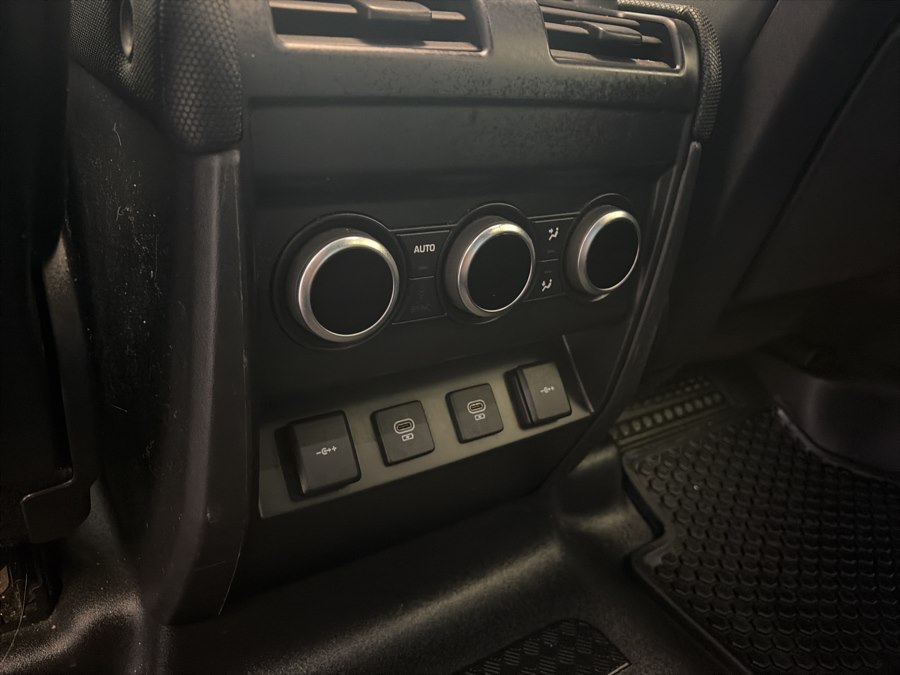 2022 Land Rover Defender X-Dynamic HSE - Photo 19