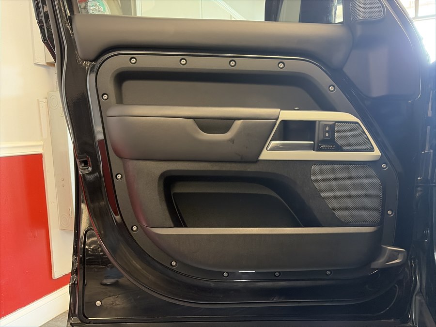 2022 Land Rover Defender X-Dynamic HSE - Photo 9
