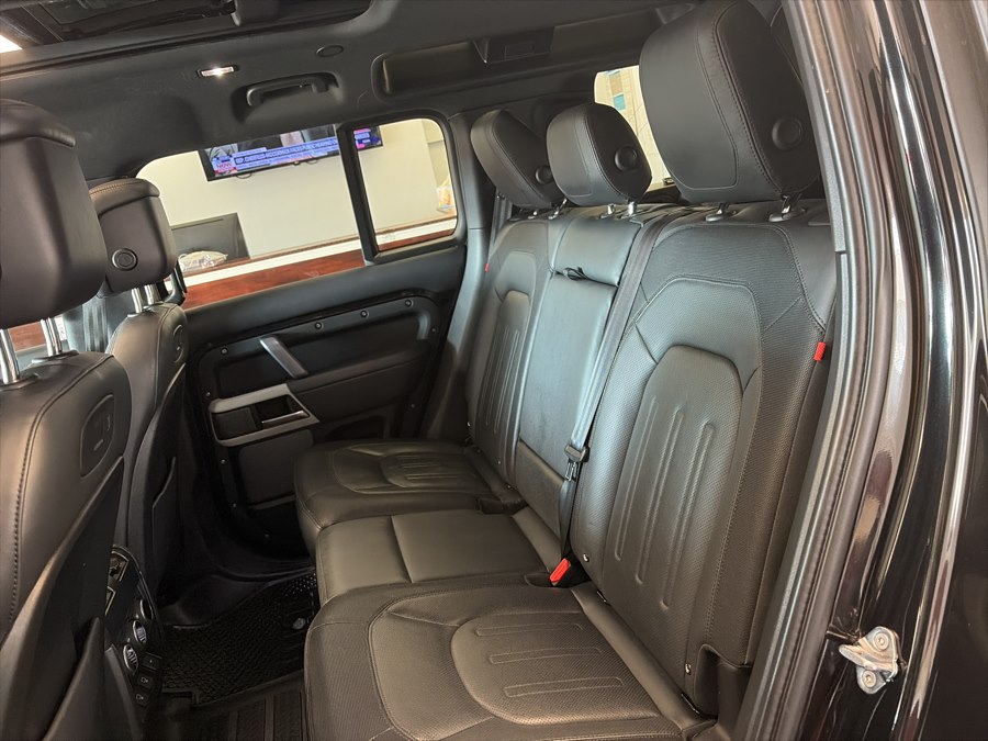 2022 Land Rover Defender X-Dynamic HSE - Photo 17