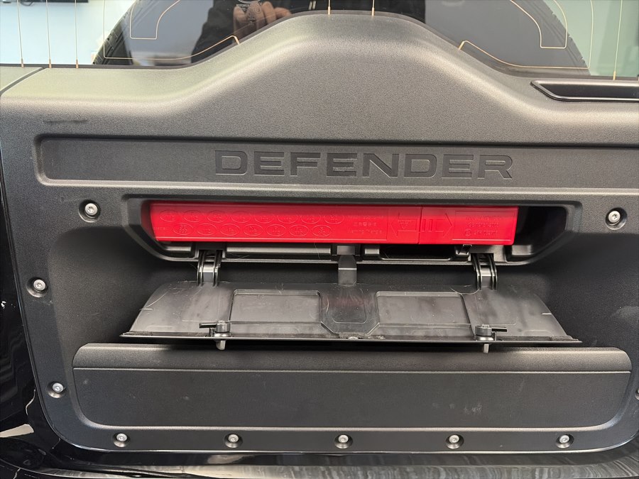 2022 Land Rover Defender X-Dynamic HSE - Photo 24