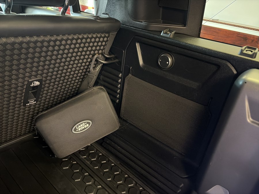 2022 Land Rover Defender X-Dynamic HSE - Photo 23