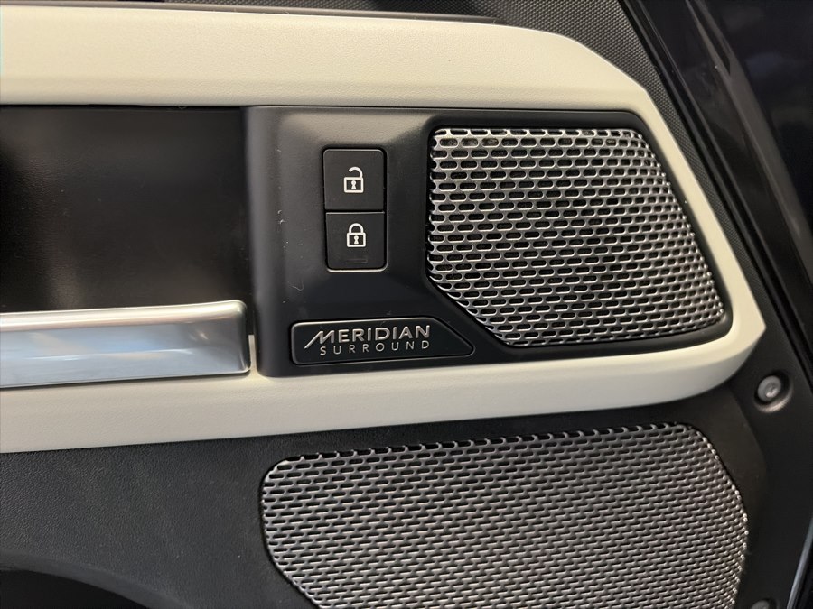 2022 Land Rover Defender X-Dynamic HSE - Photo 10