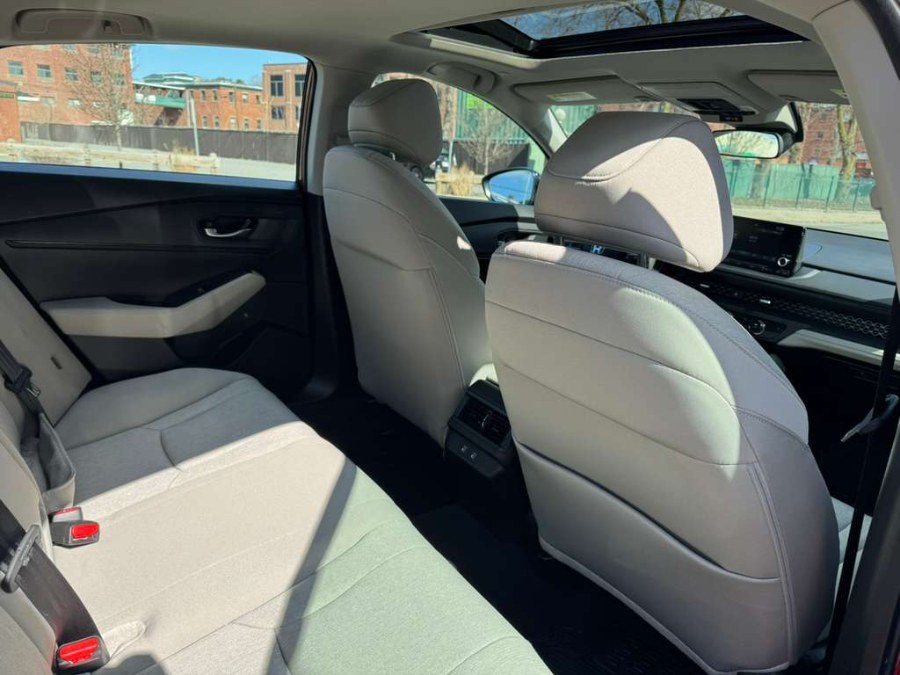 2025 Honda Accord SE - Photo 8