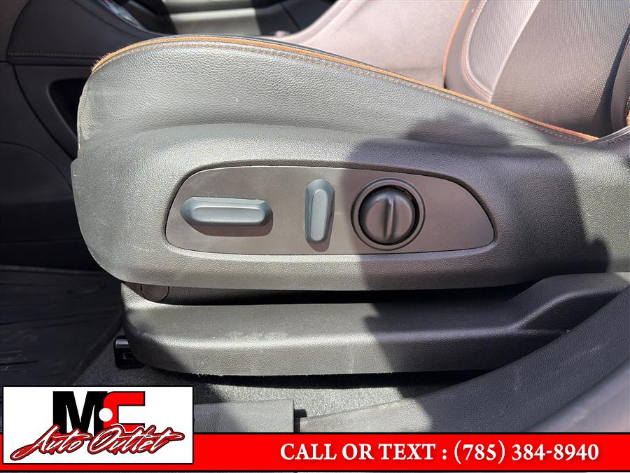 2023 GMC Acadia AT4 - Photo 18